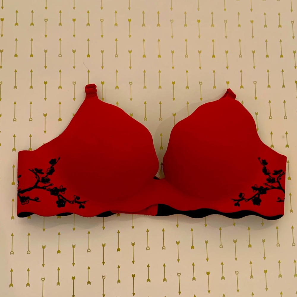 NWOT Victoria’s Secret Very Sexy Push-up Bra